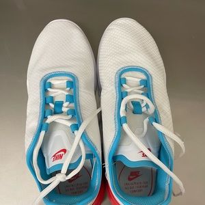 Womens Nike air max motion 2